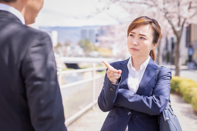 体験談あり 職場のきつい女の対処法6選とうまく付き合っていく方法を徹底解説 Itサポート事務の教科書